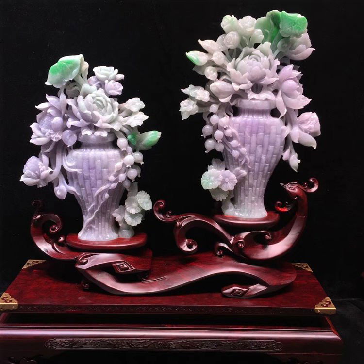 Exquisite natural jadeite jade statue: Fine perfect