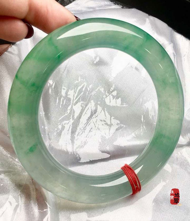 Natural jadeite jade bracelet (1 of 6)