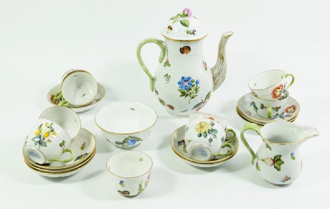 A Herend coffee set of nine cups and saucers, coffee (1 of 8)