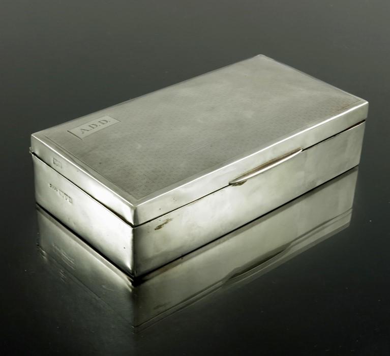 An Art Deco silver cigar box, Trevitt and Sons, Chester (1 of 3)