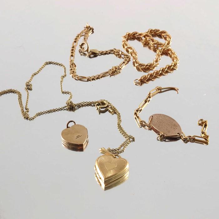A selection of jewellery, including three 9ct gold (1 of 2)