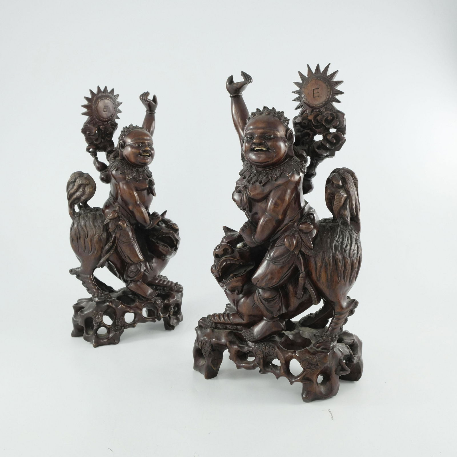 A pair of Chinese root wood carvings, la (1 of 4)