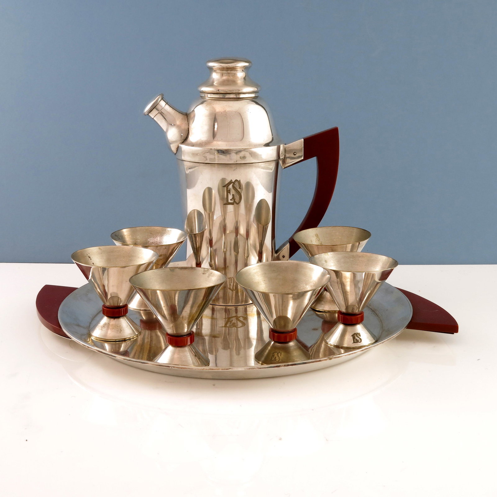 An Art Deco silver plated and bakelite c (1 of 6)