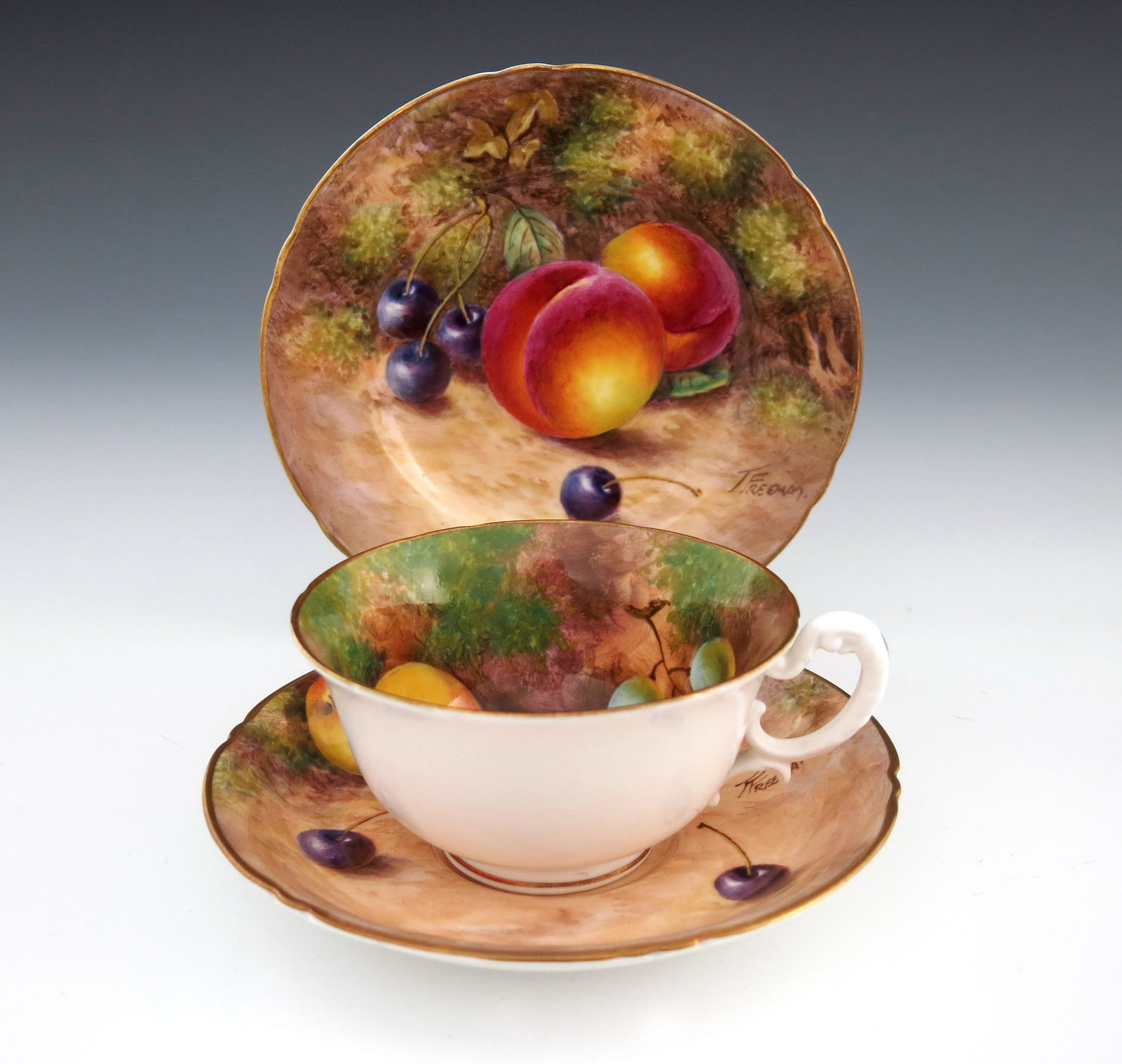 Freeman et al for Royal Worcester, a fru (1 of 5)