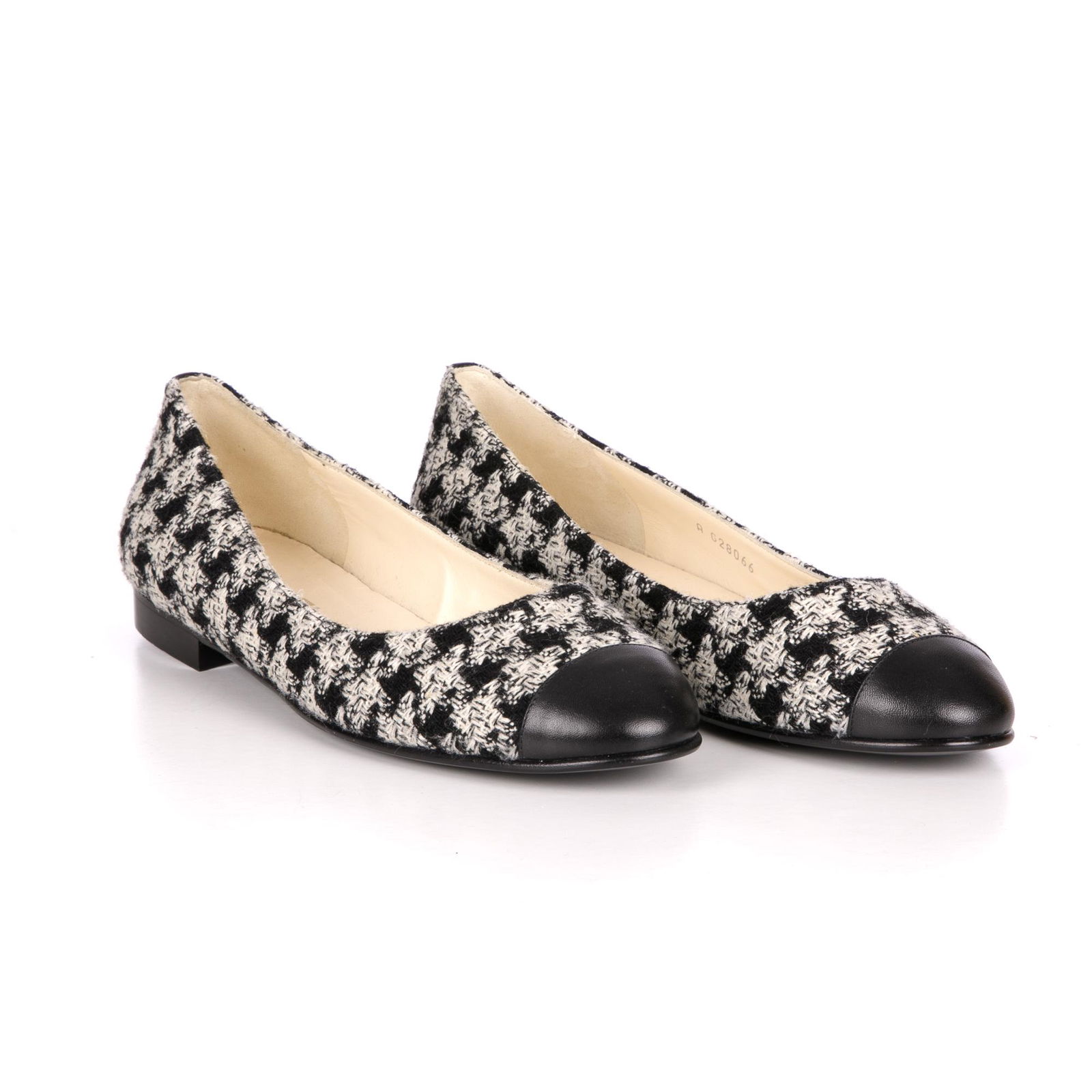 Chanel, a pair of unworn tweed houndstoo (1 of 5)