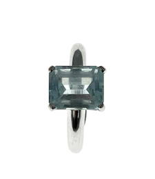 A 9 carat gold and aquamarine ring, size