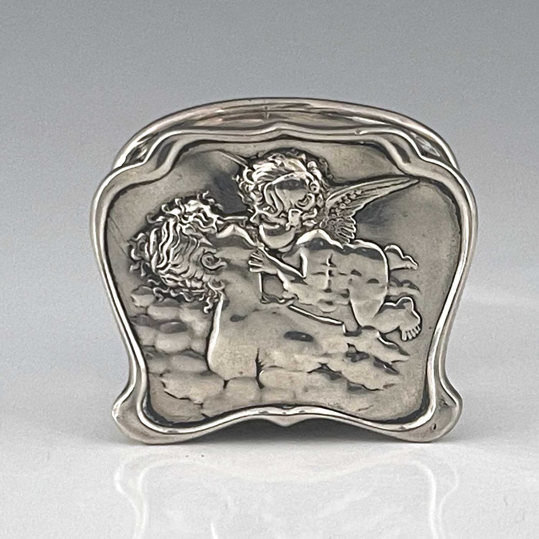 An Edwardian Art Nouveau silver ring box (1 of 6)