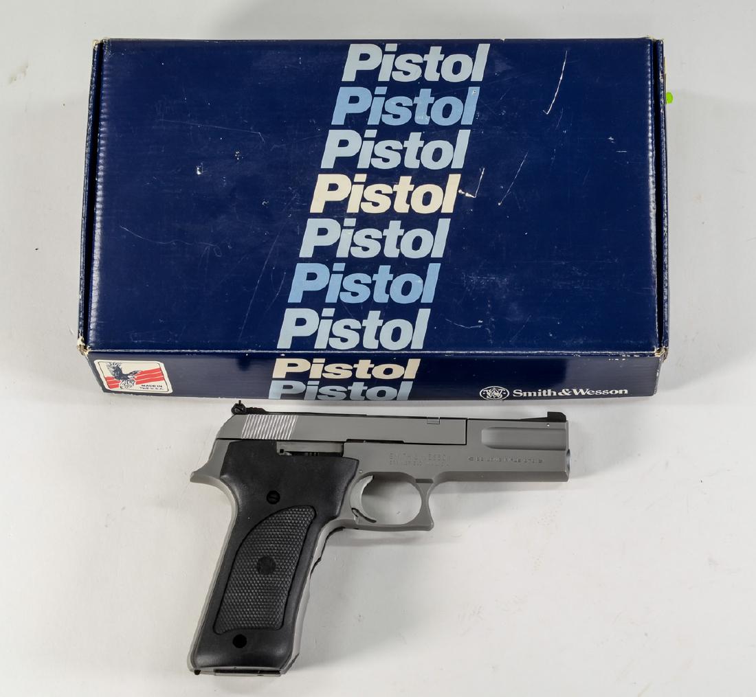 Smith & Wesson 2206 .22 Pistol: Near New condition, only fired a handful of times. With Original box and papers. minor handling marks to one side of the frame, overall Excellent.