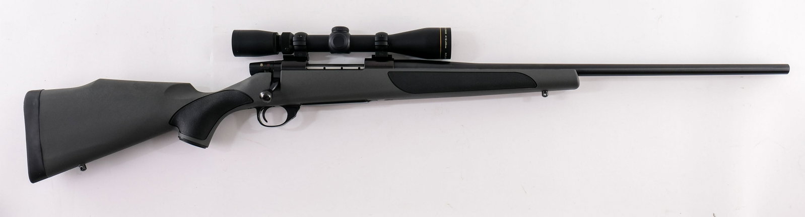 Weatherby Vanguard .257 WBY MAG Rifle: Bolt Action Weatherby Vanguard Model Rifle Chambered in .257 Weatherby Magnum. with Synthetic stock, mounted with a Leupold Rifleman 4-12x40mm scope with clear optics. VG-EX Condition with field marks