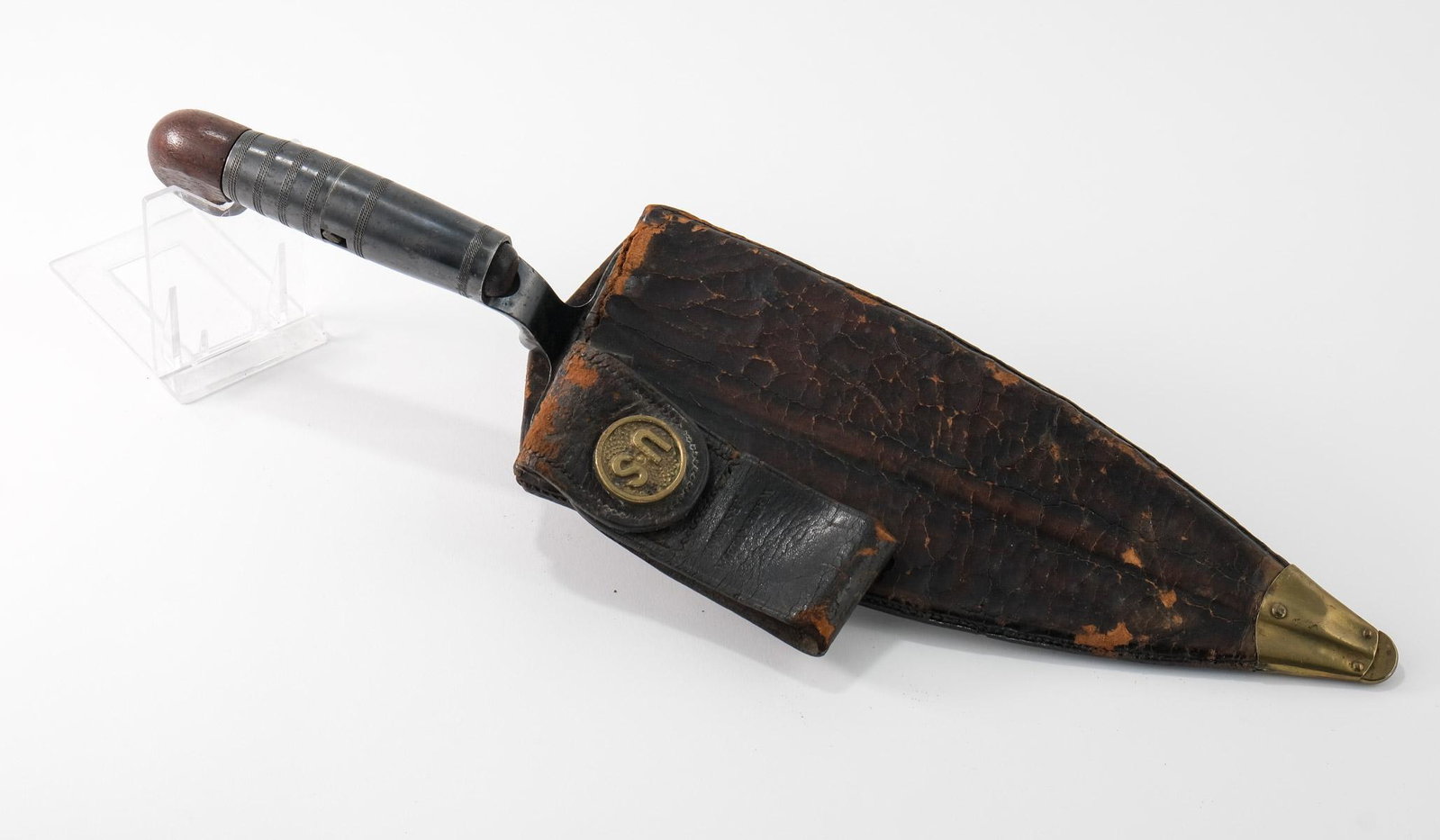 US 1873 Trapdoor Trowel Bayonet: Rare Variation on a Scarce Military Blade. This Model 1873 Trowel Bayonet was designed for a Springfield 1873 Trap Door 45-70 Rifle and was intended as a dual-use entrenching tool and bayonet blade. T