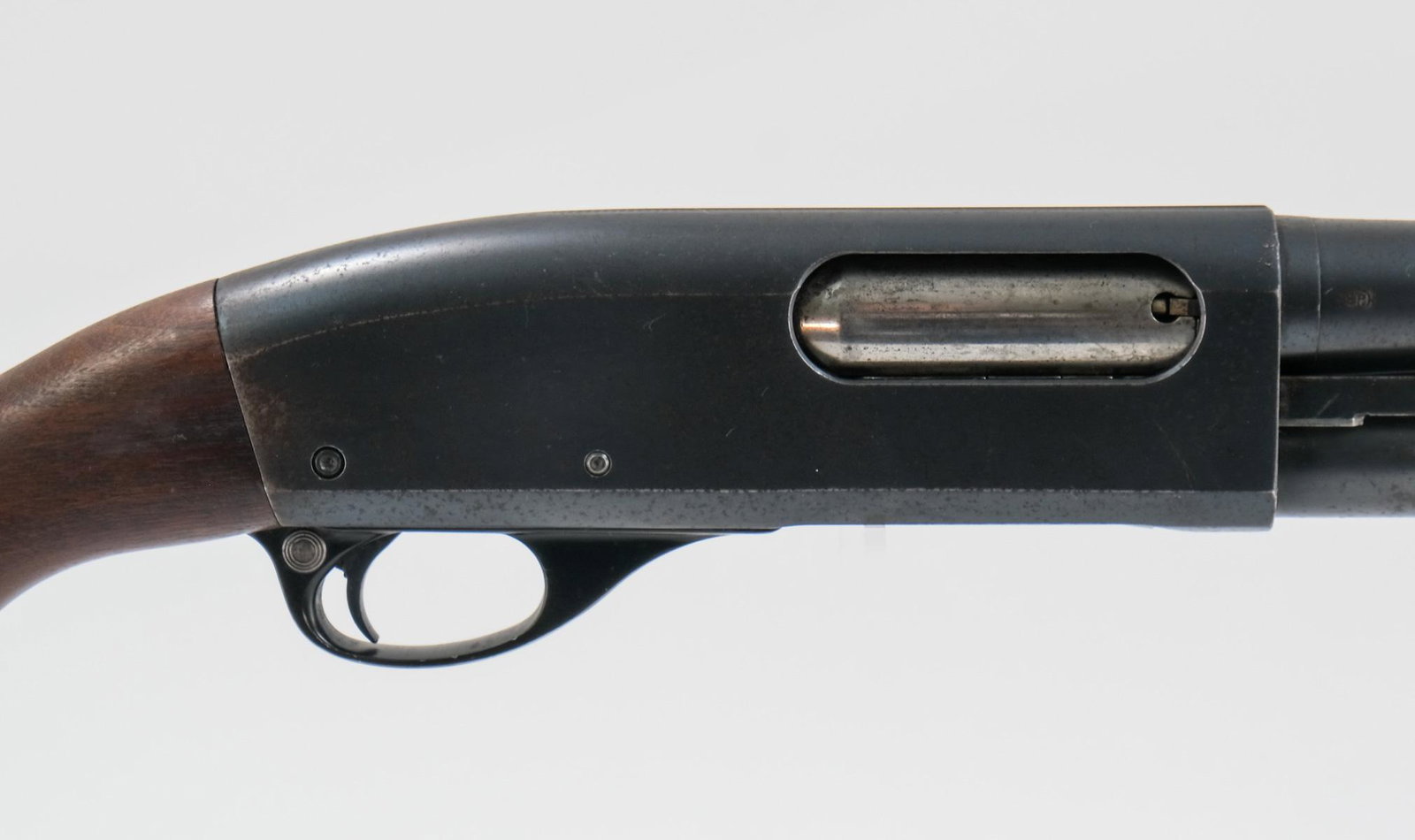 Remington 870 12ga Shotgun 28" Bbl C&R: Classic Remington pump shotgun, chambered in 12ga 2 3/4" shells with a 28" plain barrel. Full Choke and date code of "B B" making it manufactured in January of 1955. Classic corn cob forend and pistol