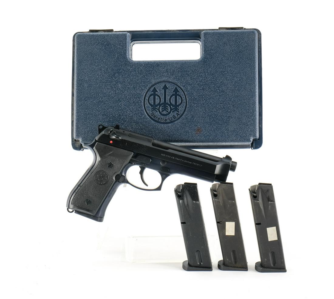 Beretta 92FS 9mm Pistol: Beretta model 92 FS in 9mm with four, fifteen round removable magazines and a 5" barrel. All four of the magazines are made by Beretta in the USA and in very clean condition. The plastic grip plates a