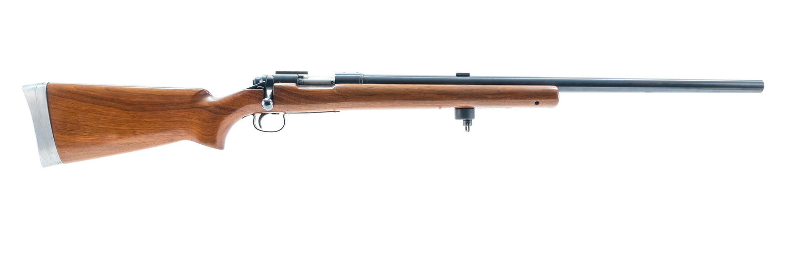 Remington 40-X .22LR Bolt Action Rifle: Description Remington model 40X in .22 long rifle with a single shot capacity and a 28" barrel. Heavy aluminum removable butt plate, light wear, a few small dings otherwise clean. Wood one piece stock