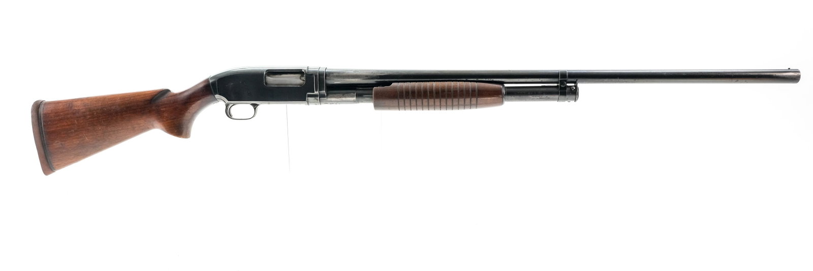 Winchester 12 12 GA Pump Shotgun: Description Winchester model 12 in 12 gauge for "Super Speed and Super-X 3" shells with a four round capacity and a 30" (FULL) choke barrel. Rubber butt pad, solid hardwood butt stock and corn cob ser