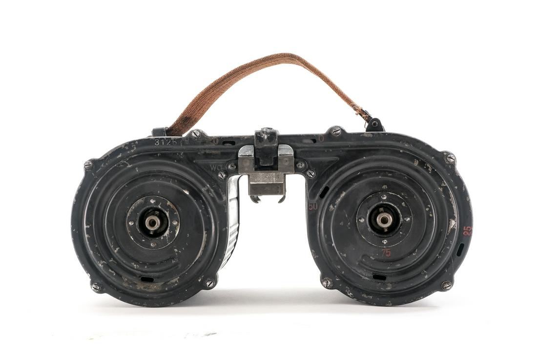 German MG15 Doppeltrommel Saddle Drum 7.92mm: Description German made MG15 Doppeltrommel saddle drum in 7.92mm with a seventy five round internal capacity. Model D-T 15. Black finished steel drums. Marked Wa42 D-T15 Nr31267M F1 46300 31267M Wa. A