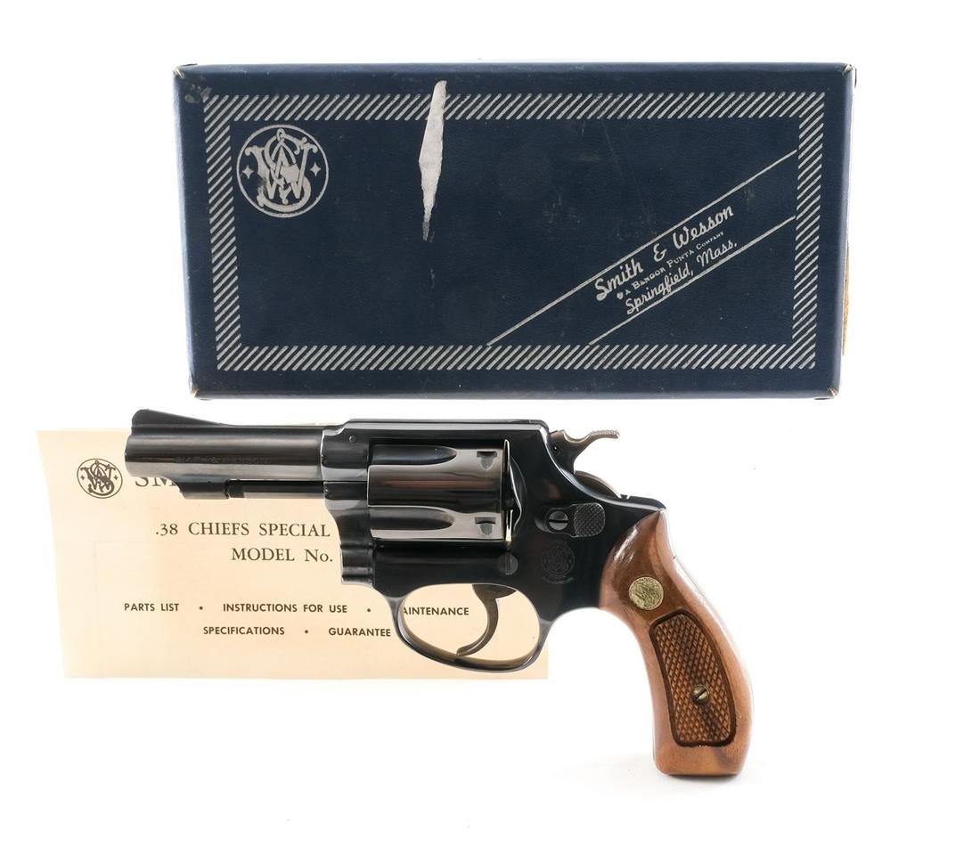 Smith & Wesson 36 .38 S&W SPL Revolver: Description Smith & Wesson Model 36 (.38 Chiefs Special) in .38 S&W SPL (Smith & Wesson Special) with a five round cylinder capacity and a 3" barrel. S&W checkered walnut grip plates. Blued frame, cyl