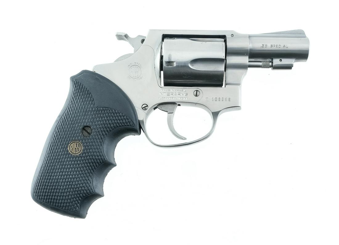 Rossi 88 .38Spl Revolver: Description Amadeo Rossi Model 88 in .38 Special with a five round capacity with a 2 1/4" barrel. Rossi checkered rubber grip plates. Polished stainless steel frame, cylinder and barrel. Smooth trigge
