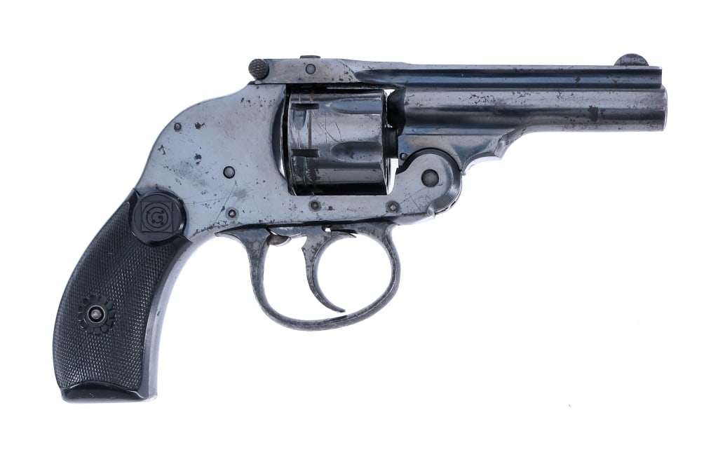 H&R Top Break Hammerless .22 RF Revolver: Description Harrington & Richardson Top Break Hammerless chambered in .22 Rimfire with a seven-shot cylinder and a 3" barrel. Blued barrel, frame, fluted cylinder, double trigger, and trigger guard. C