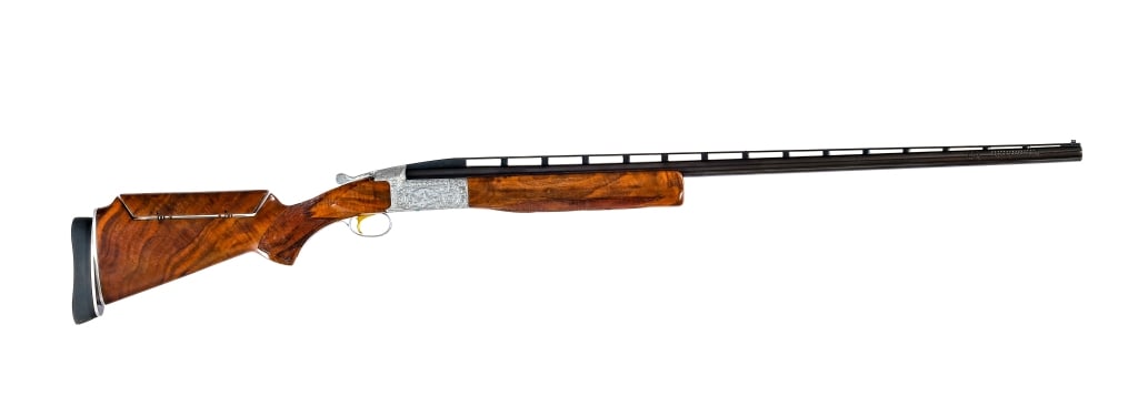 Browning BT-99 Pigeon Grade 12 Ga Trap Shotgun: Description Browning BT-99 Pigeon Grade chambered in 12 gauge for 2 3/4" shells with a single-shot capacity and a 34" blued vented rib and ported barrel. Manufactured in 1978 with serial number 07560R