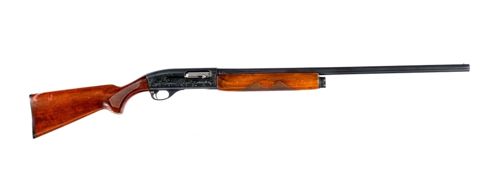 Remington Sportsman 58 12 Ga Semi Auto Shotgun: Remington Sportsman Model 58 in 12 gauge 2?" with a three round capacity and a 28" MOD fixed choke barrel. Serrated composite butt plate. Checkered wood stock and front forend. Blued trigger guard, tr