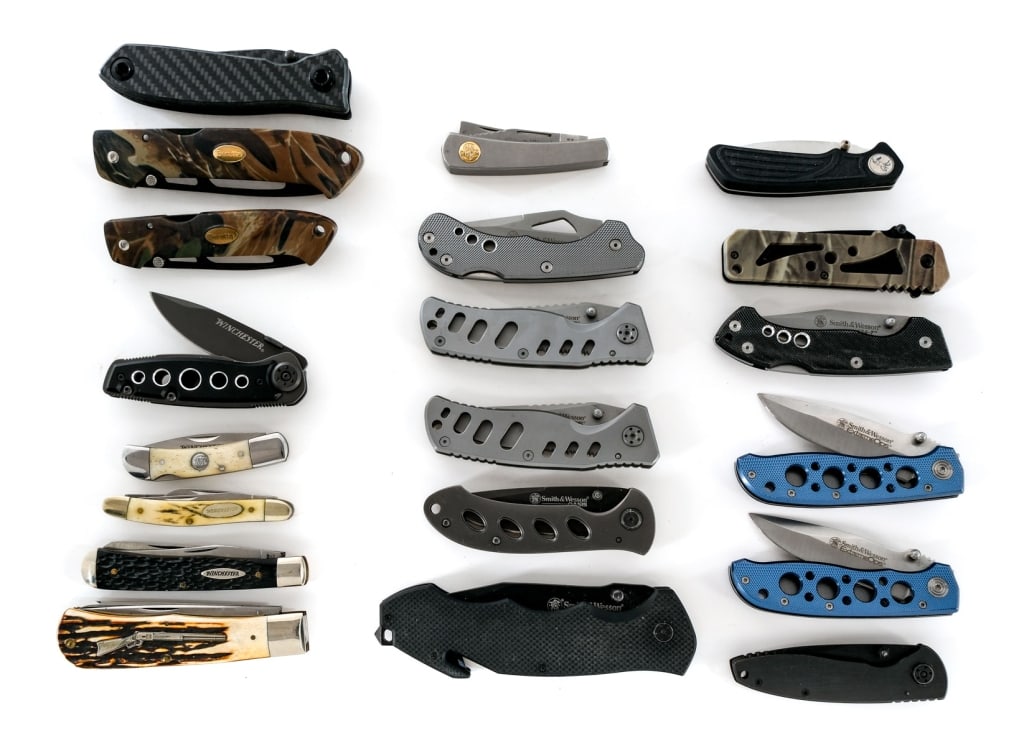 S&W, Beretta, Colt, Winchester 20 Pcs Knife (1 of 5)