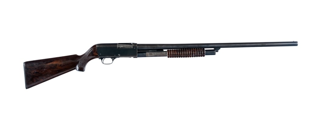 Stevens/Savage 820 12 Ga Pump Action Shotgun (1 of 6)