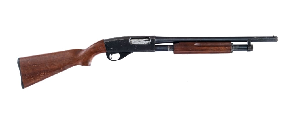 S&W Eastfield 916 12 GA Pump Action Shotgun (1 of 5)