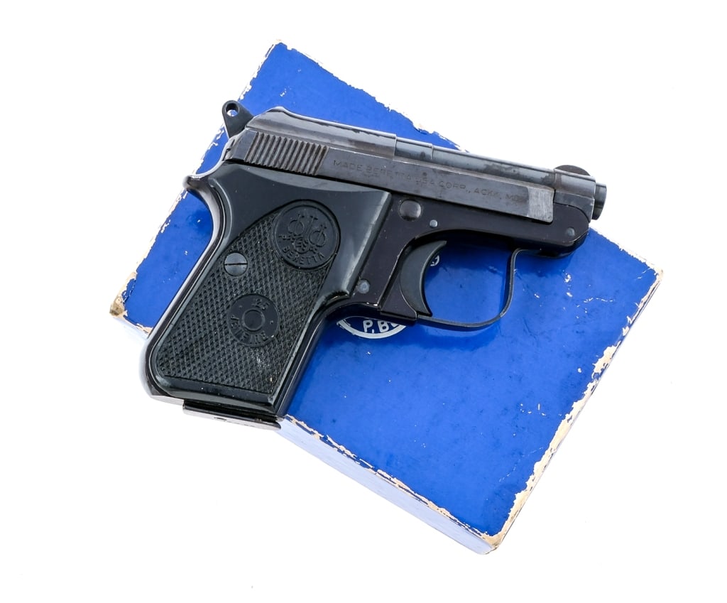 Beretta 950BS Jetfire .25 ACP Semi Auto Pistol: Beretta 950BS Jetfire in .25 ACP with one, eight round removable magazine and a 2.5" barrel. Checkered black composite grip plates. Black finished frame. Blued trigger guard, serrated slide and barrel