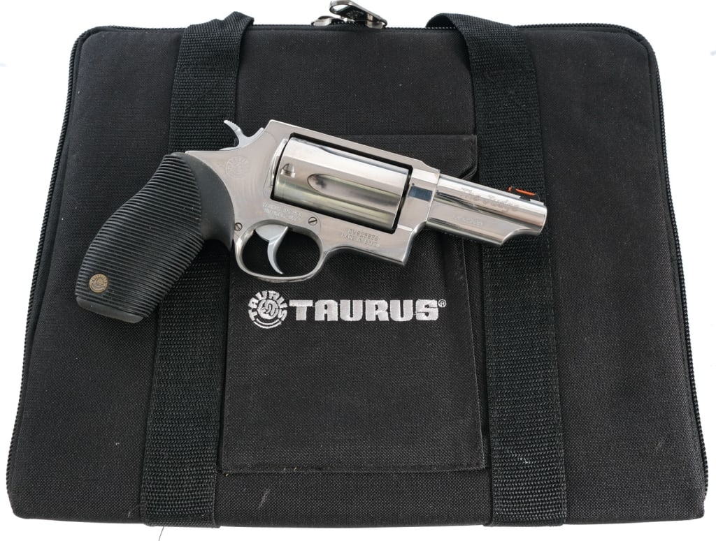 Taurus Judge .45 Colt/.410 Double Action Revolver (1 of 7)
