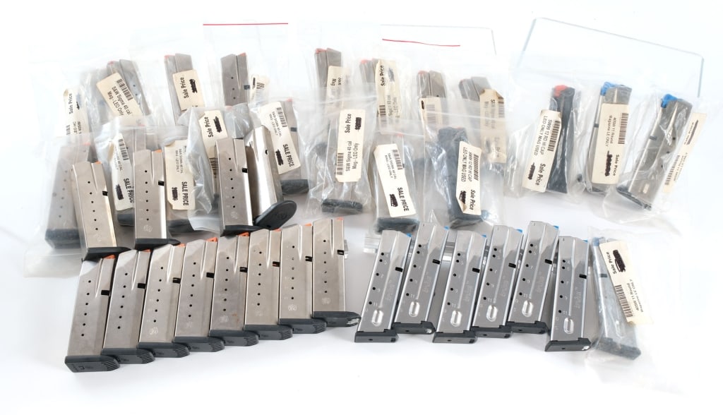 Smith & Wesson .40 S&W 38 Pcs Lot Magazine (1 of 5)