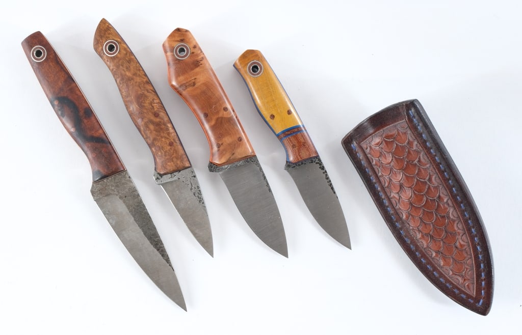 Fiddleback Forge By Andy Roy 4 Pcs Knife: Description This lot is for four handmade artisan fixed blade knives by Fiddleback Forge/Andy Roy. Ergonomic design with composite and natural wood grip plates. Wood with dark figure has a 4.25" blade