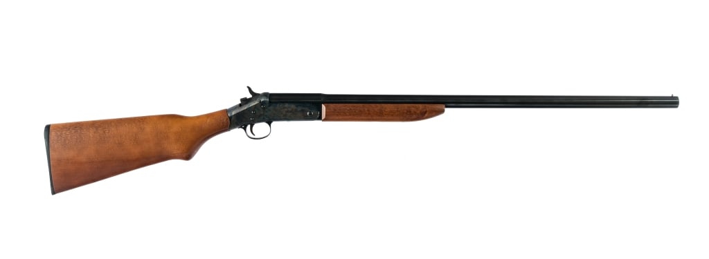 Harrington & Richardson Topper 88 12 Ga Shotgun: Description Harrington & Richardson Topper 88 in 12 gauge 3" with a single round capacity and a 27.5" MOD fixed choke barrel. Rubber butt pad. Smooth wood stock and front forend. Composite trigger