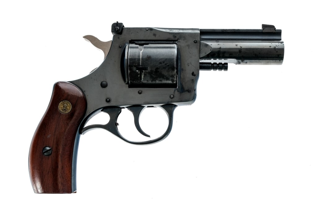 Harrington & Richardson 504 .32 H&R Mag Revolver (1 of 6)