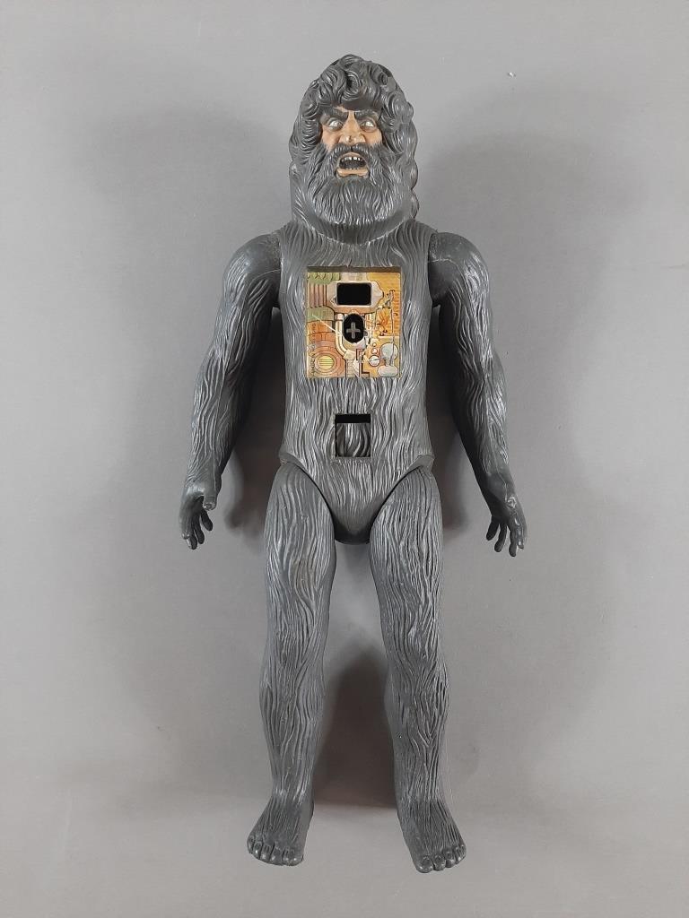 Vtg Six Million Dollar Man Bigfoot Figure: No Chest Plate
