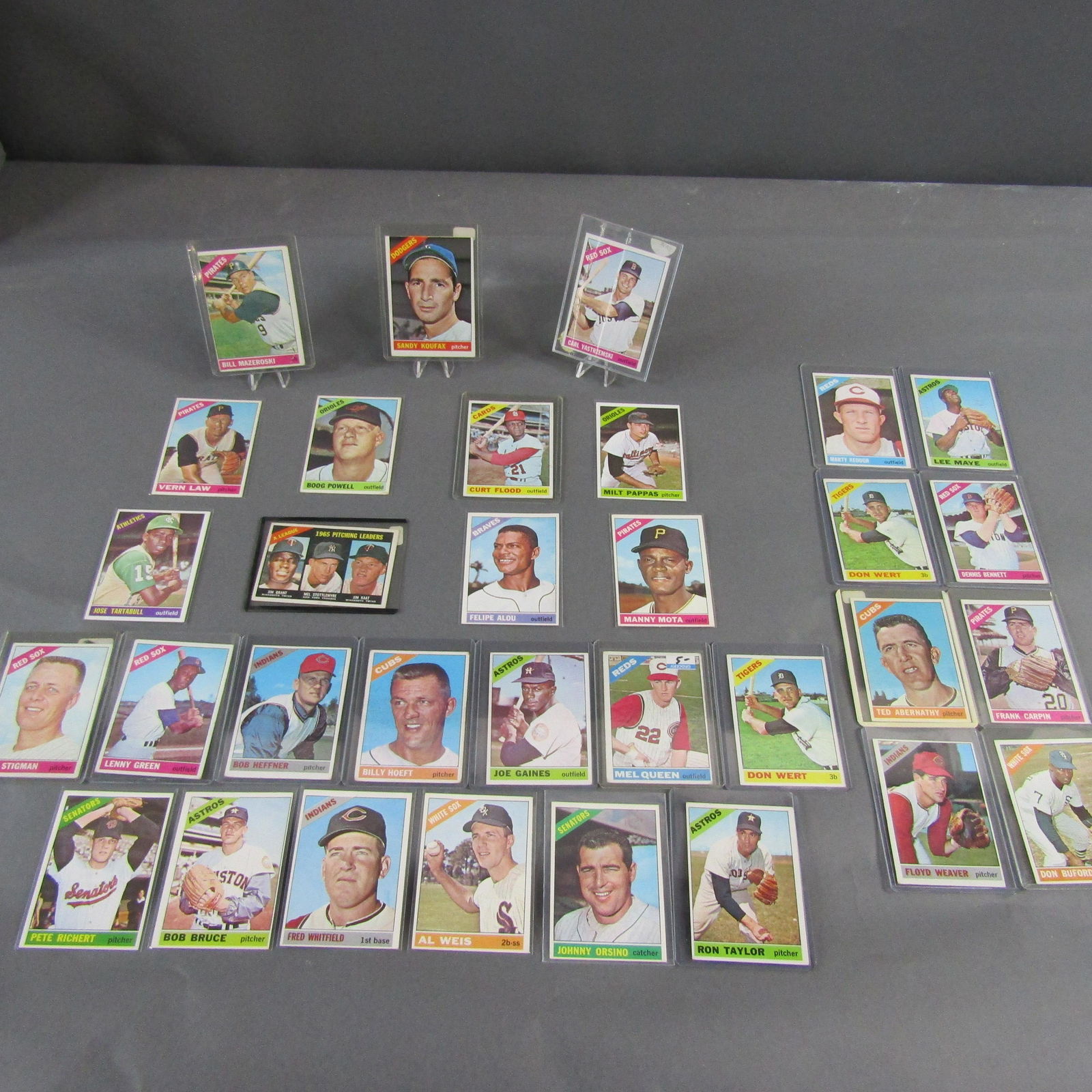 32pc 1966 Topps Baseball Cards w/ Sandy Koufax (1 of 12)