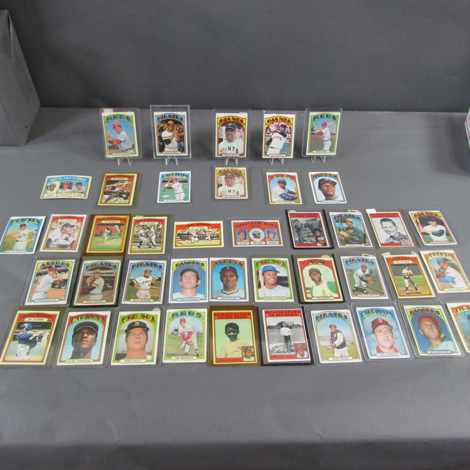 41pc 1972 Topps Baseball Cards w/ Willie Mays (2) (1 of 13)