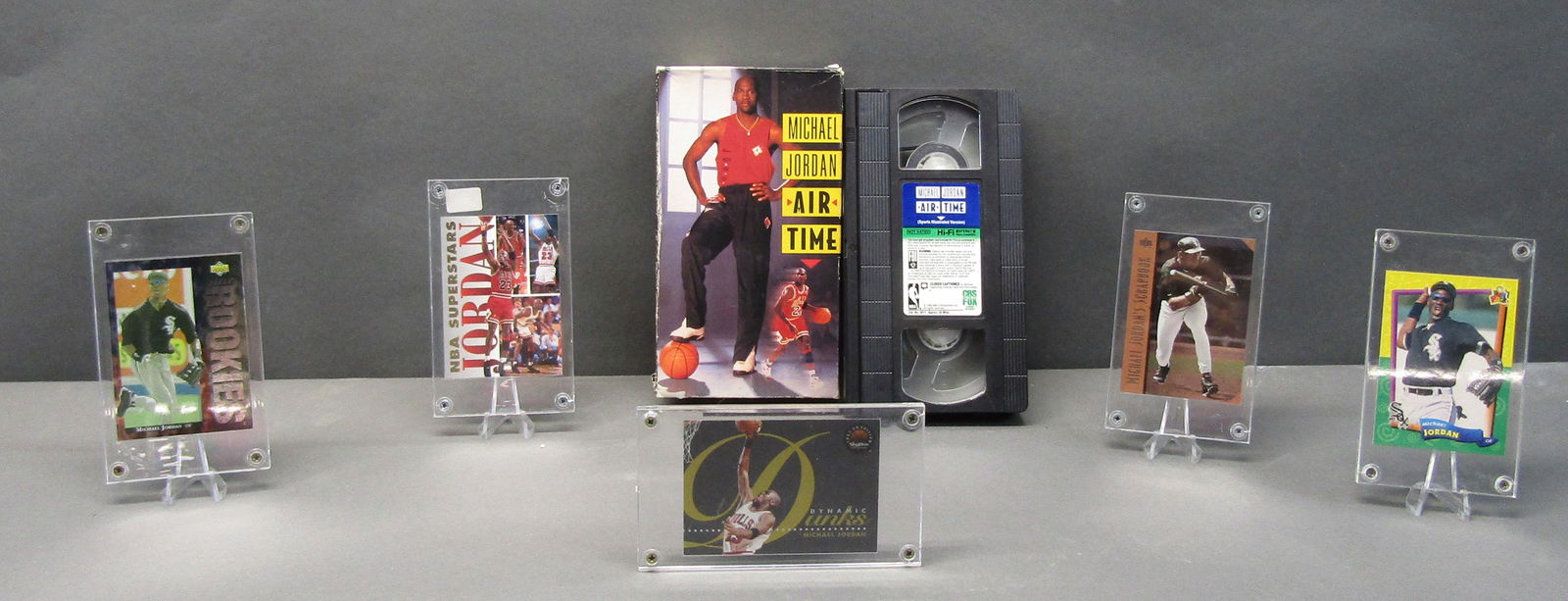 Michael Jordan VHS Tape w/ 5 Jordan Cards (1 of 5)