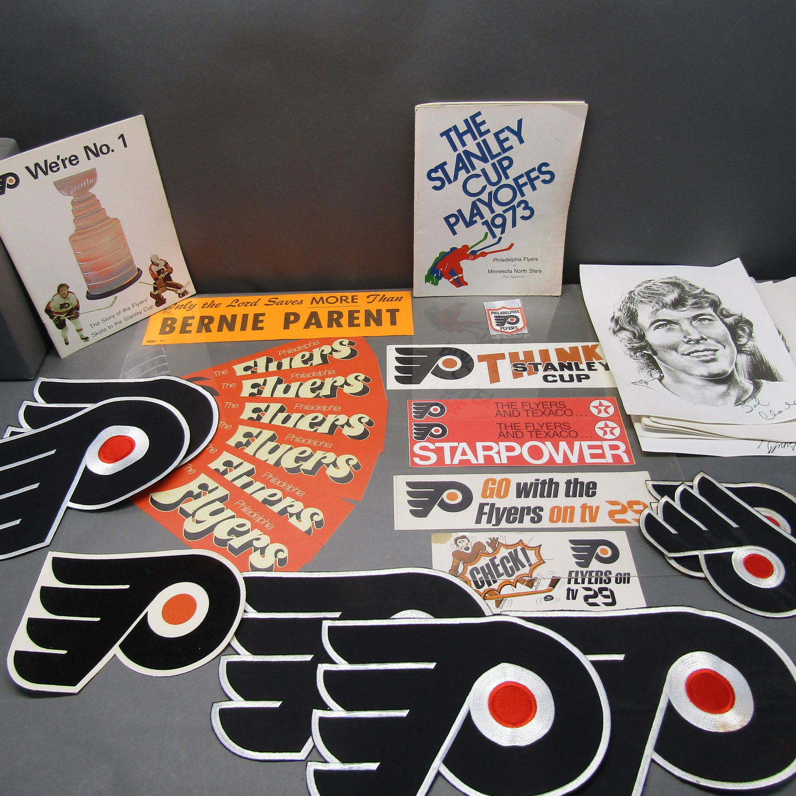 Lot of Vtg (1970s) Philadelphia Flyers Effects (1 of 7)