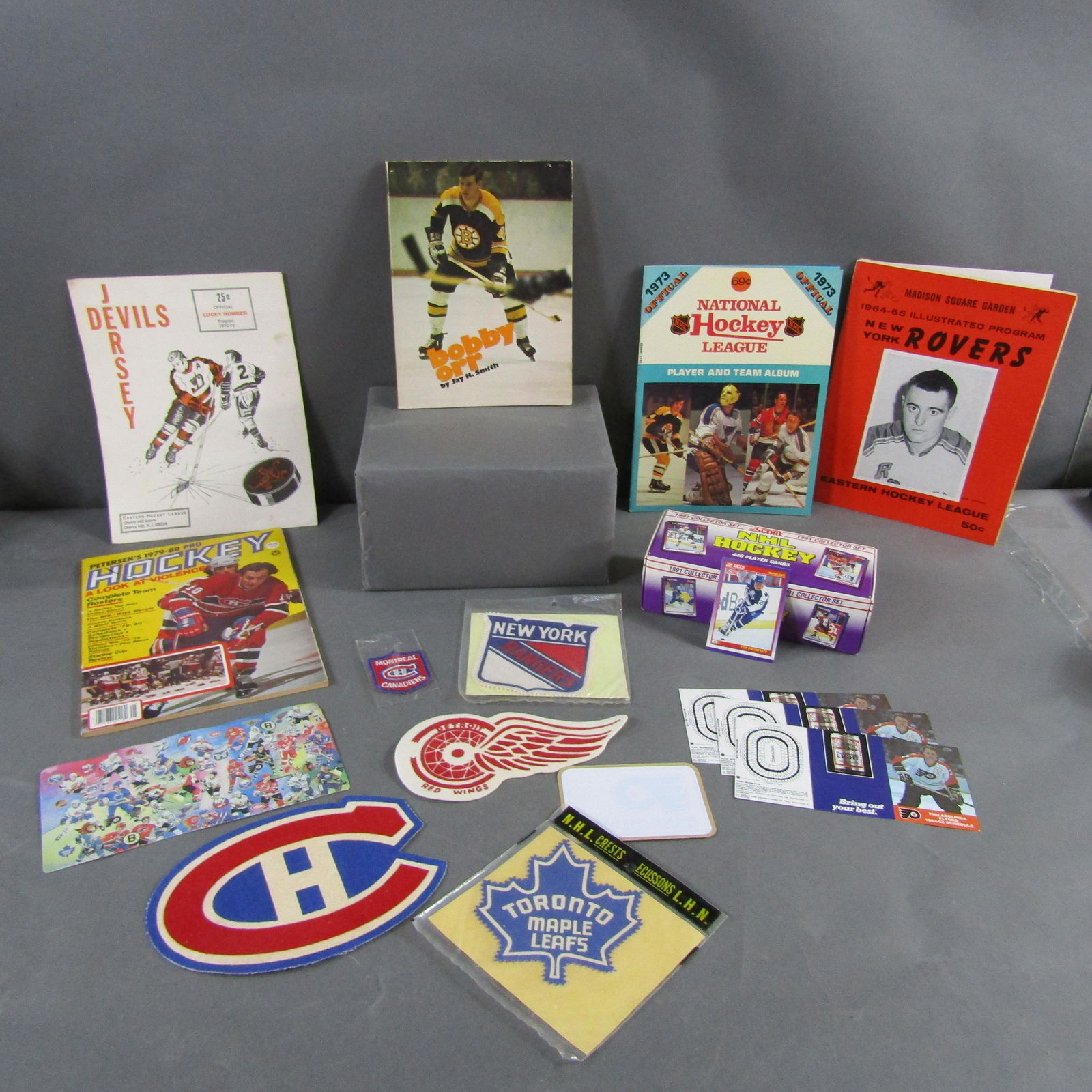 Hockey Lot w/ Programs, Patches, 1991 Score Set (1 of 6)