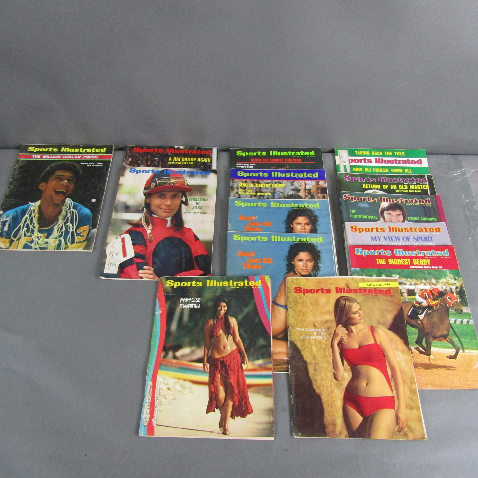 15 Sports Illustrated,1969-'74, w/ Swimsuit Issues: .
