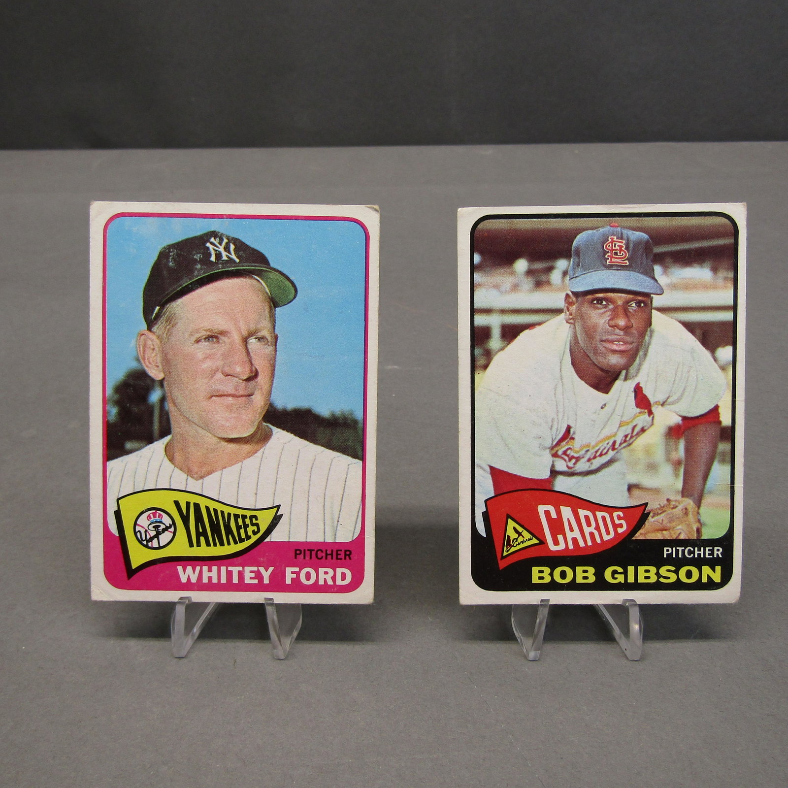 1965 Topps #320, #330: Whitey Ford, Bob Gibson: .