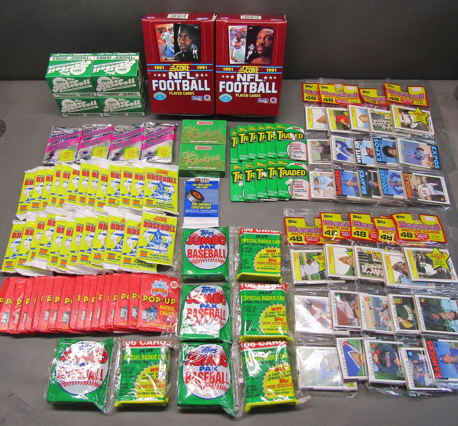 Lrg Lot Unopened Baseball/Football Packs, + (1 of 5)