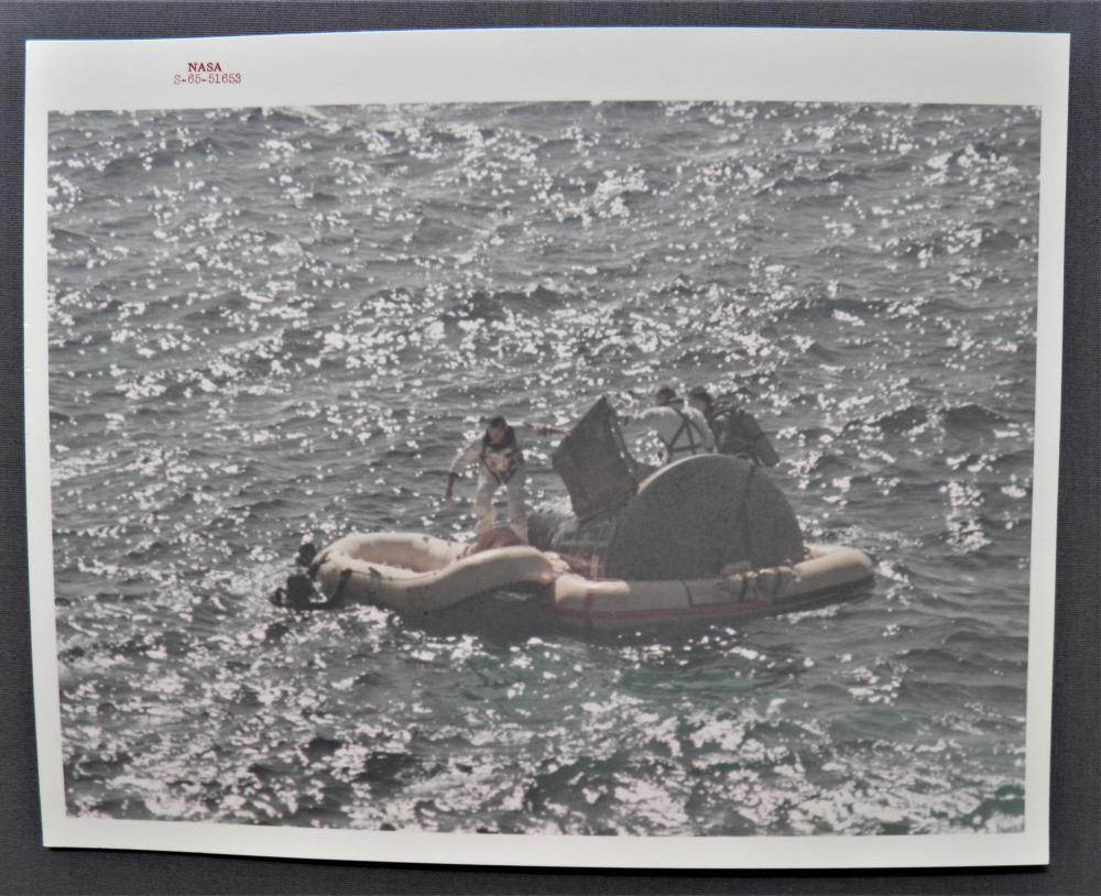 Original Gemini GT-5 Recovery Red Numbered Photograph (1 of 2)