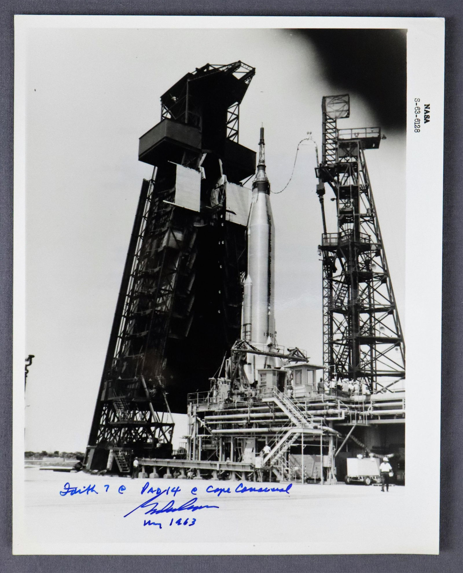 Gordon Cooper Signed Vintage Mercury Photograph (1 of 2)