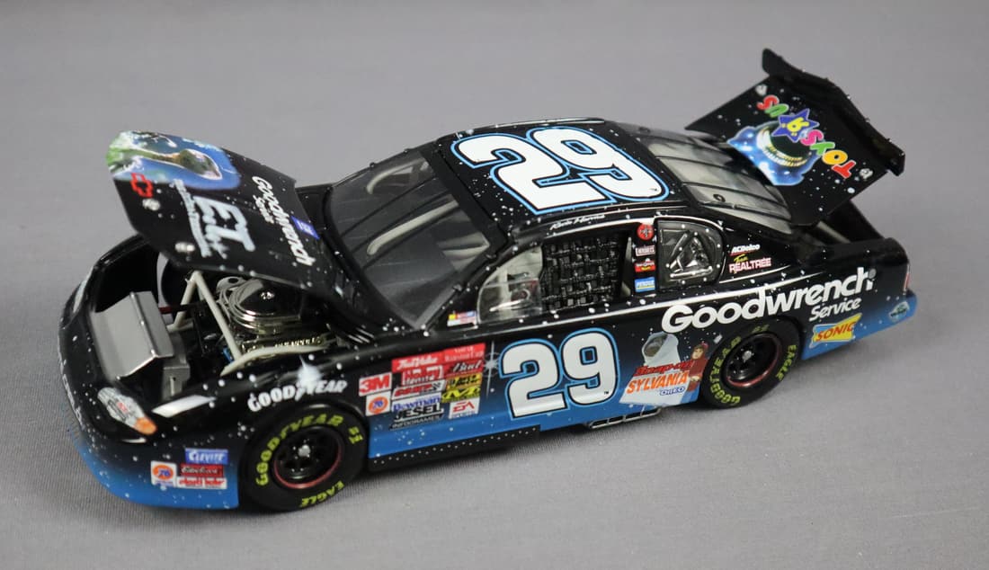 Action Collectibles Kevin Harvick #29 20th Anniversary E.T. Stock Car 1/24 Scale Die Cast Model Car: This lot consists of one 1/24 scale die cast model car in the original box. Please view pictures for condition of items. Action Collectibles Kevin Harvick #29 Goodwrench 20th Anniversary E.T. Stock Ca
