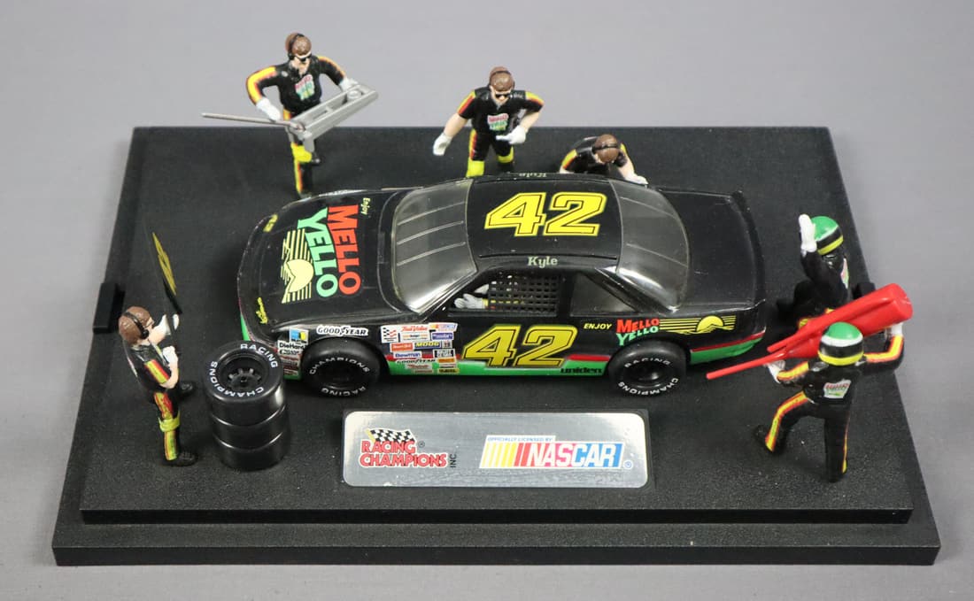 Racing Champions Kyle Petty #42 Pit Stop Show Case 1:24 Scale Die Cast Replica (1 of 4)