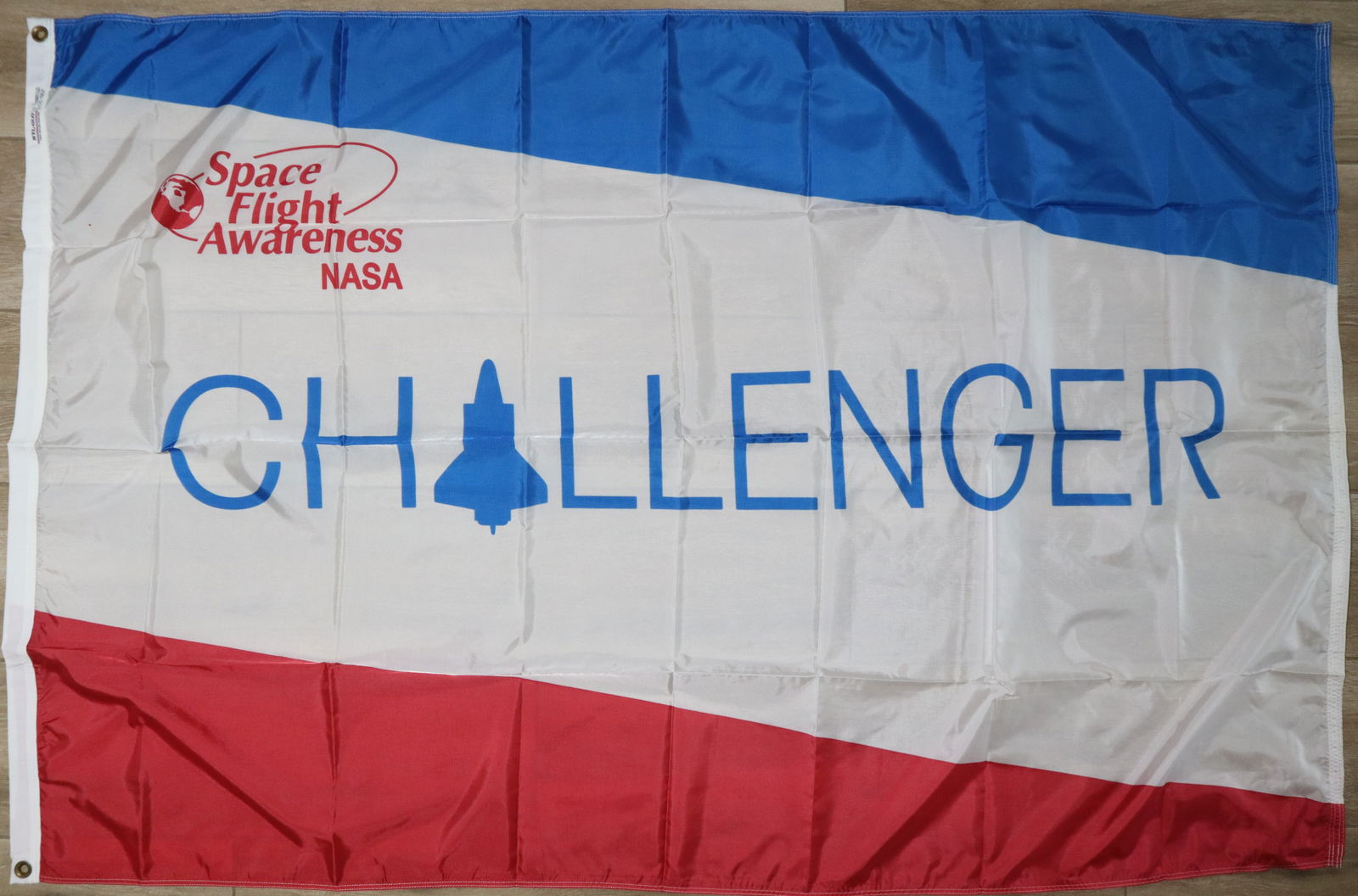 Manned Flight Awareness Orbiter Flags - Challenger & Columbia (1 of 4)