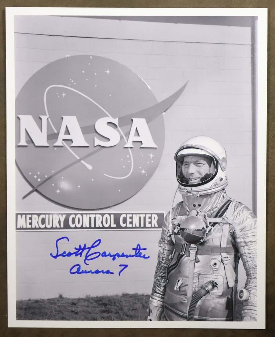 Mercury Astronaut Scott Carpenter Signed Photograph (1 of 2)