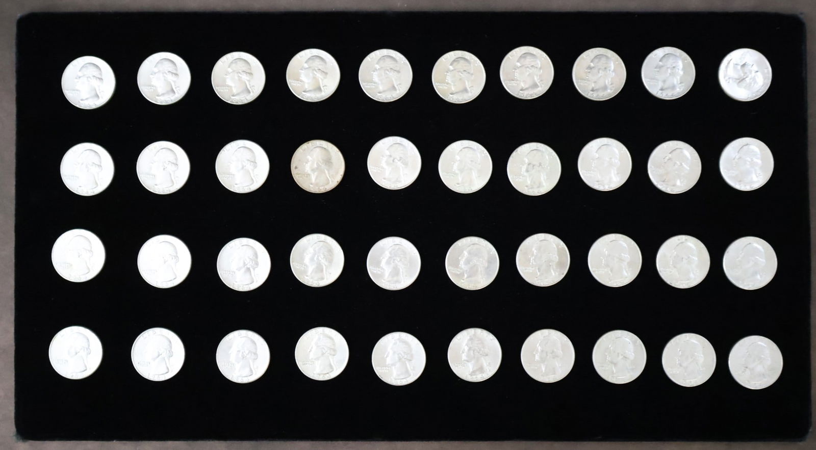 1964D Uncirculated Silver Quarter Roll (1 of 3)