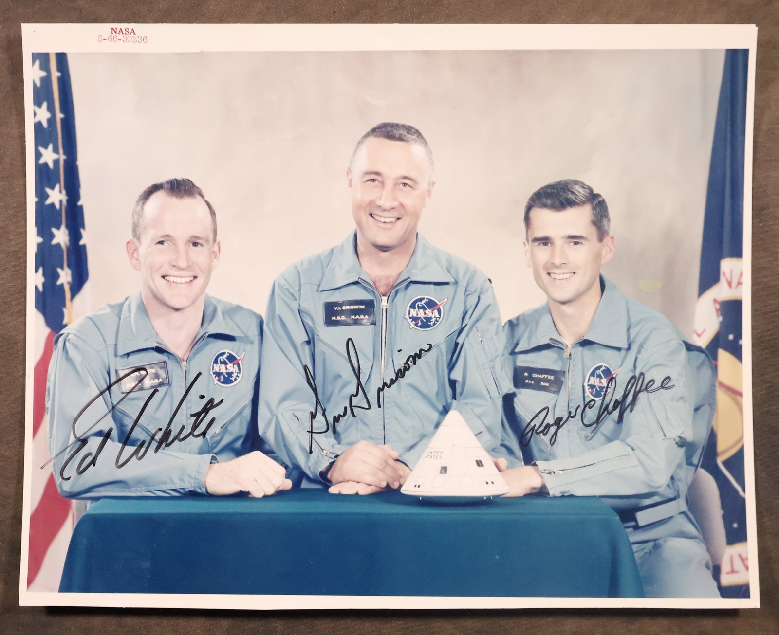 Rare Vintage Apollo 1 Crew Signed NASA Red Numbered Photograph with COA (1 of 3)